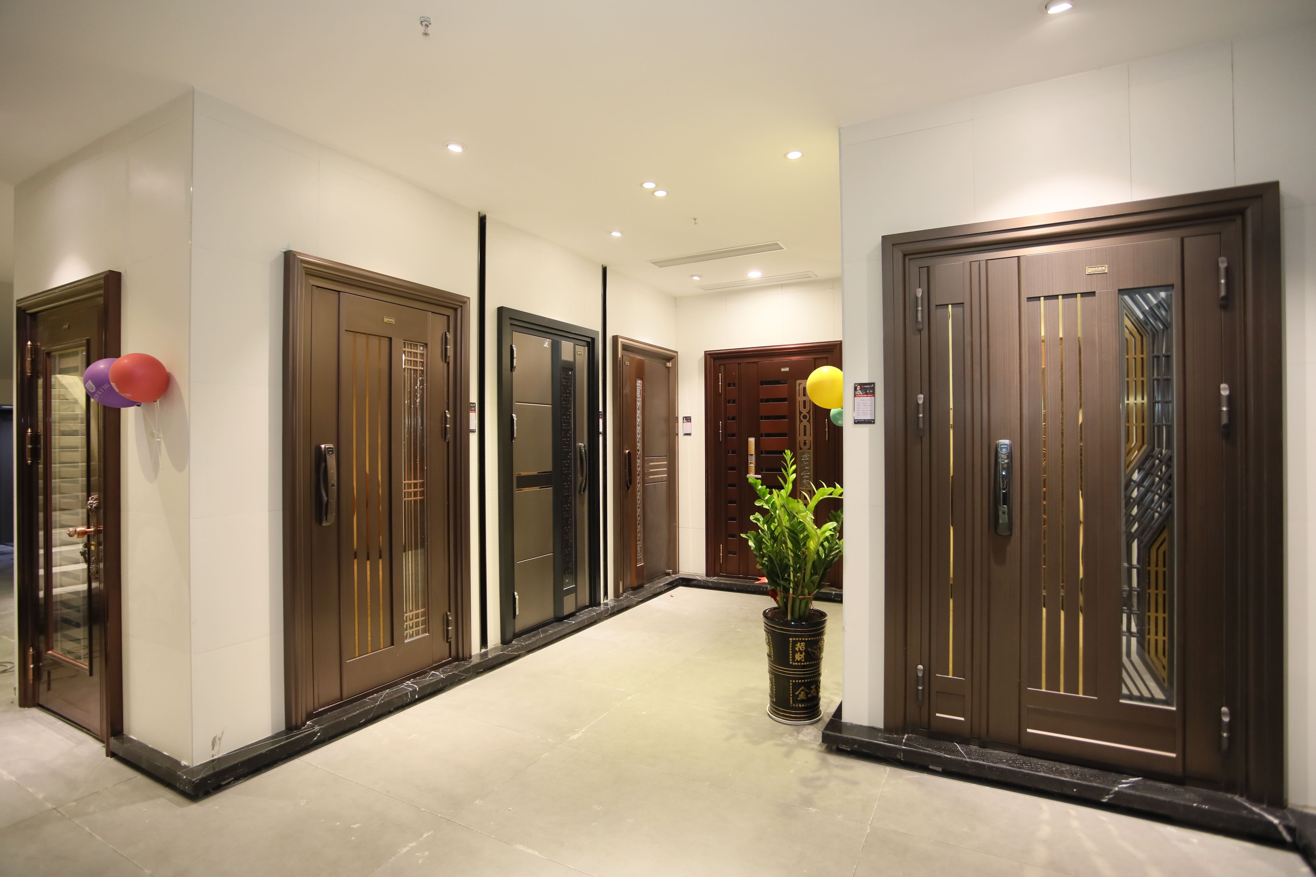 年底，小偷沖業績，你家入戶門和窗戶怎樣裝才防得住？